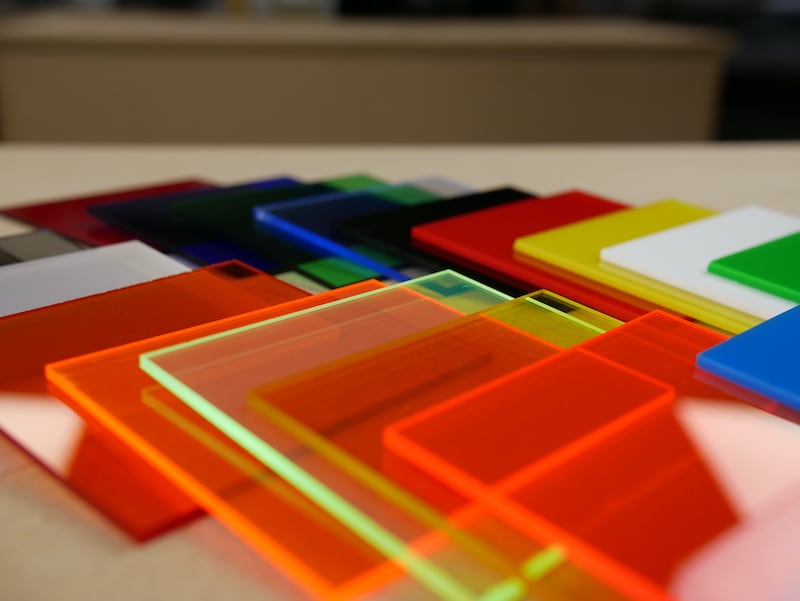 Taglio laser su acrilico e plexiglass